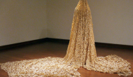Made of 60.000 Band-Aids, a living blanket to make us wonder!/ A arte do artista McPhail: um cobertor feito por curativos!